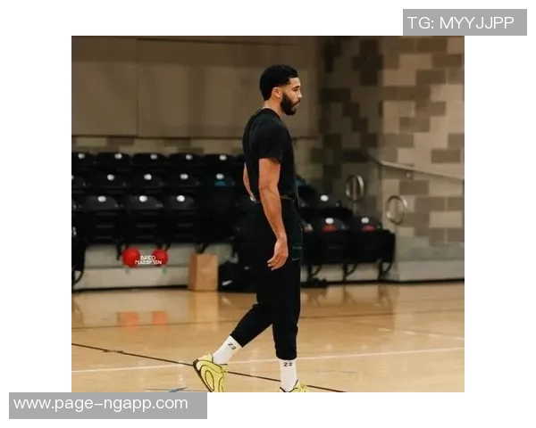 格里芬分析塔图姆复出时间10个月与16个月对伤病风险的影响 格里芬分析塔图姆复出时间10个月与16个月对伤病风险的影响