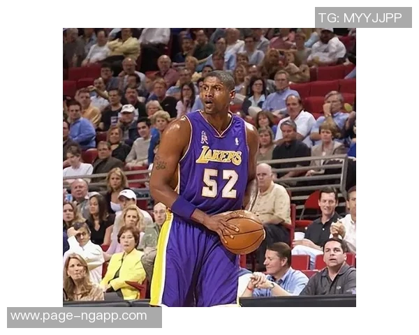 萨马基沃克谈科比历史地位自豪曾在他之前被选中